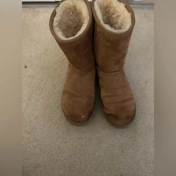 Ugg Classic chestnut short ll Size US woman’s 8 - Picture 4 of 4